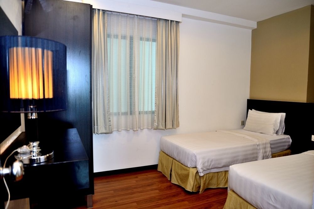 Likas Square Apartment Hotel Kota Kinabalu Zewnętrze zdjęcie