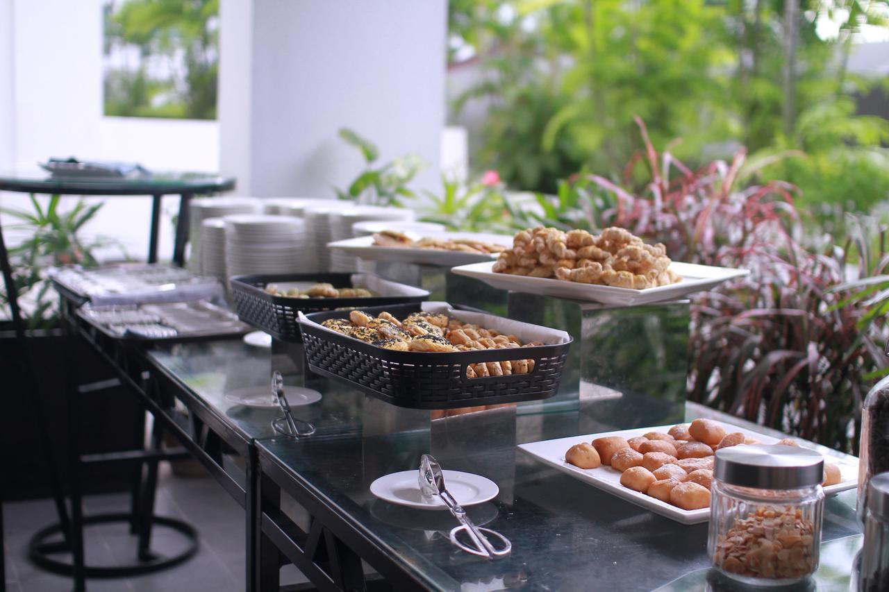Likas Square Apartment Hotel Kota Kinabalu Zewnętrze zdjęcie