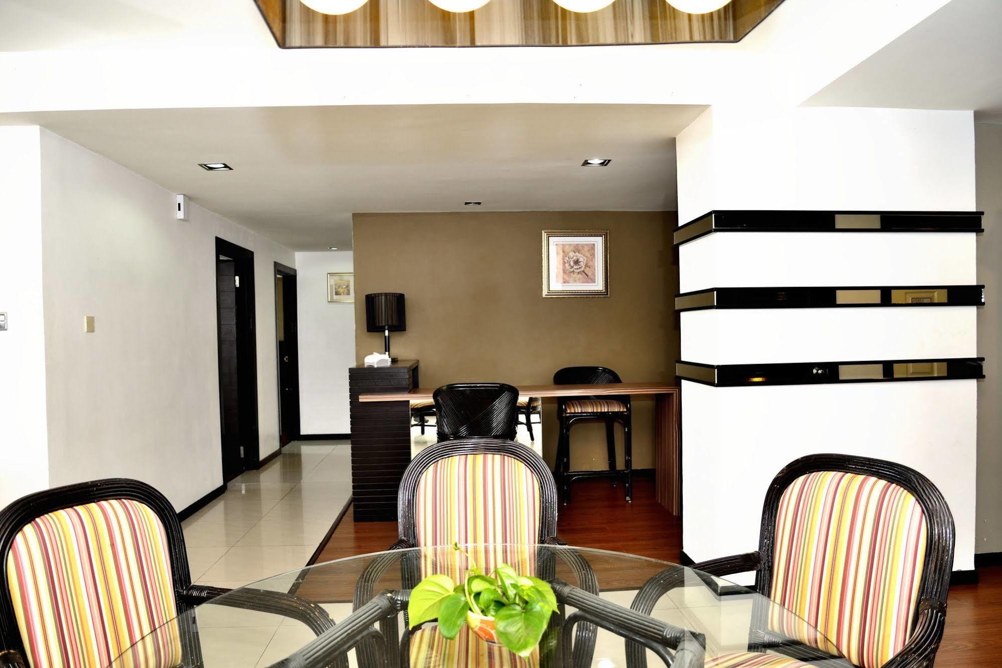 Likas Square Apartment Hotel Kota Kinabalu Zewnętrze zdjęcie