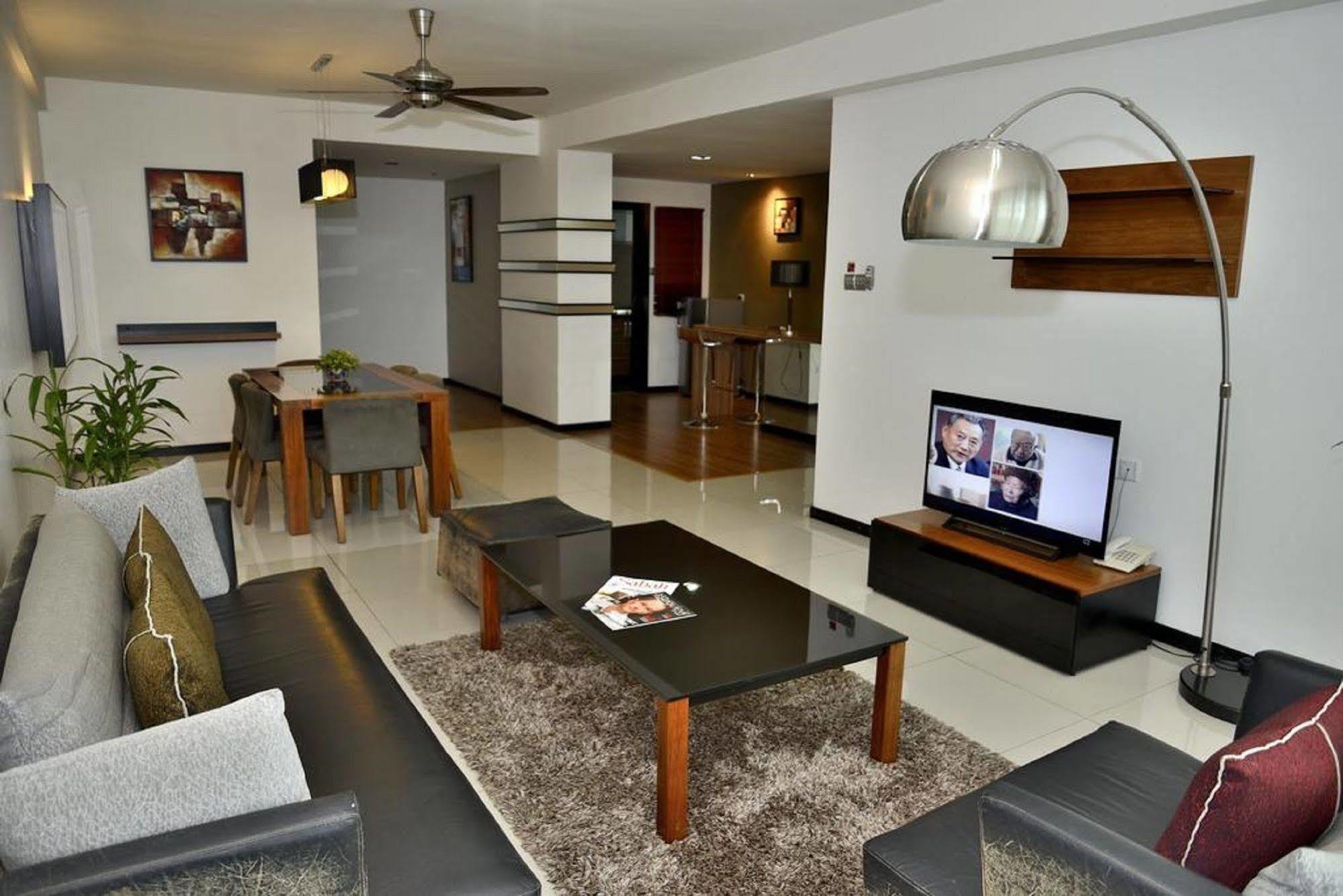 Likas Square Apartment Hotel Kota Kinabalu Zewnętrze zdjęcie