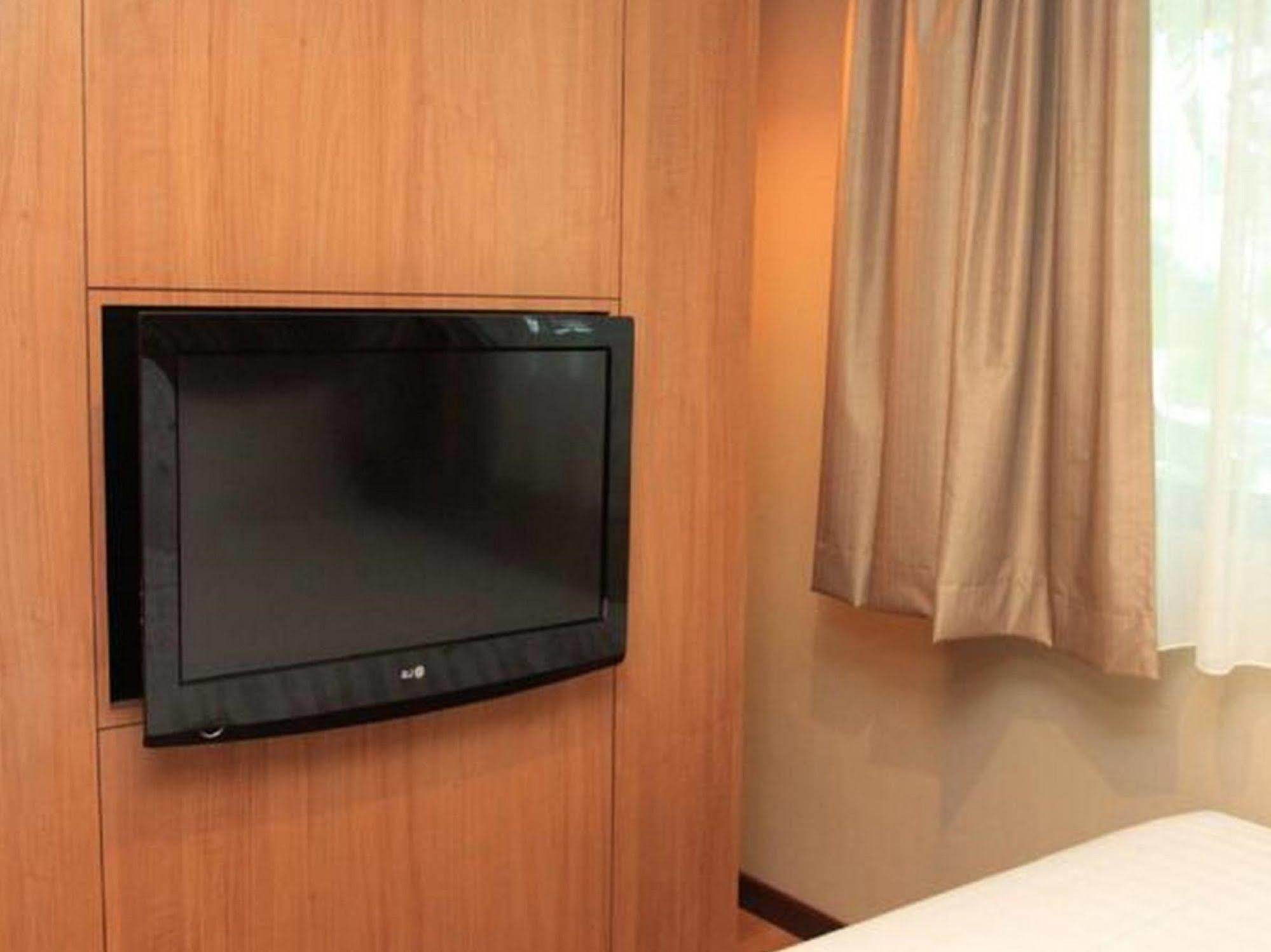 Likas Square Apartment Hotel Kota Kinabalu Zewnętrze zdjęcie